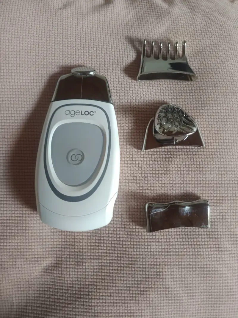 Dispositivo de cuidado facial ageLOC con accesorios - 1
