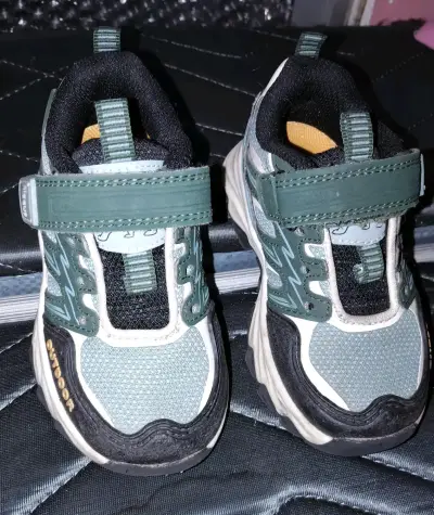Lote de zapatillas deportivas para niños - miniatura 1