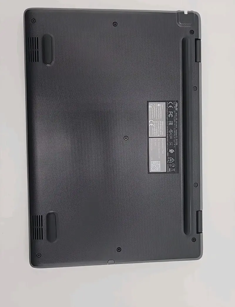 Notebook ASUS Br1100 con cargador en buen estado - 1