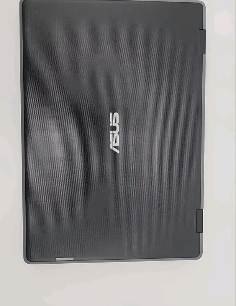 Notebook ASUS Br1100 con cargador en buen estado - 2