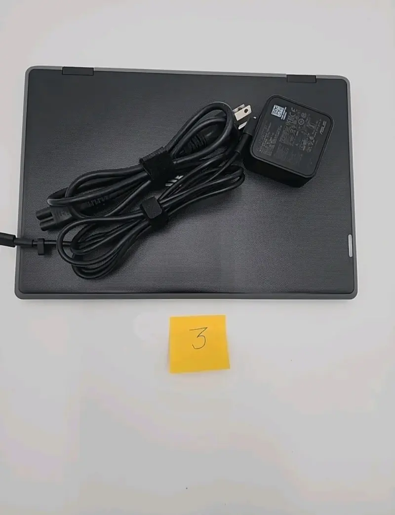 Notebook ASUS Br1100 con cargador en buen estado - 4