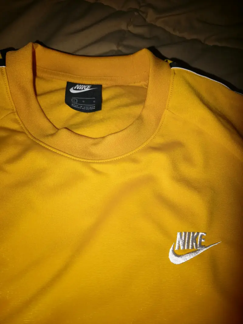 Polerón Nike amarillo mostaza 'Just Do It' - 3