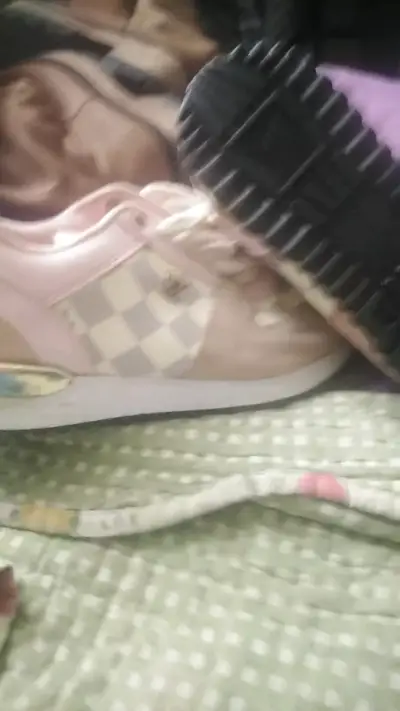 Zapatillas deportivas de mujer con diseño a cuadros - miniatura 2