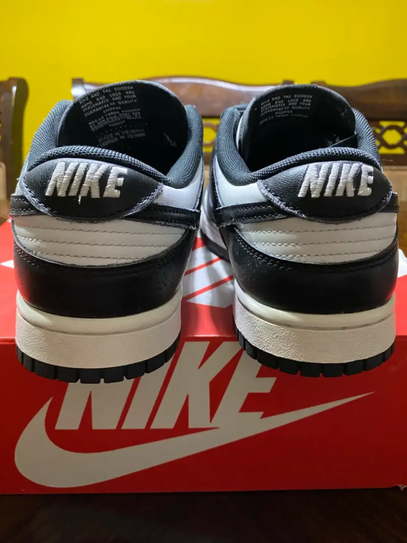 Zapatillas Nike Dunk Low Blanco y Negro - 2
