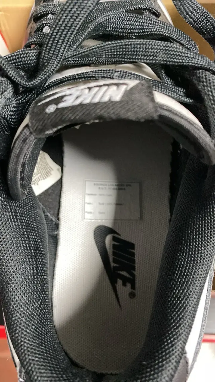 Zapatillas Nike Dunk Low Blanco y Negro - 6