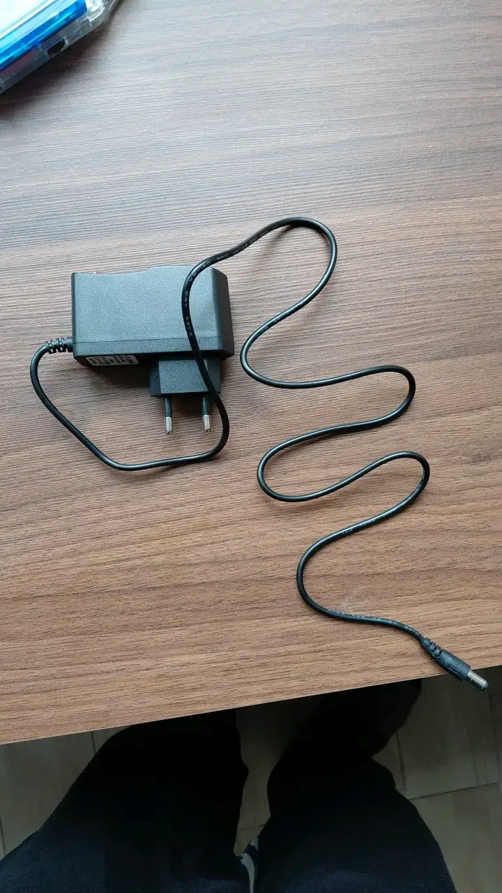 Psu para pedal de guitarra *CON LUZ*