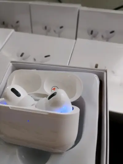Auriculares inalámbricos con estuche de carga - miniatura 1