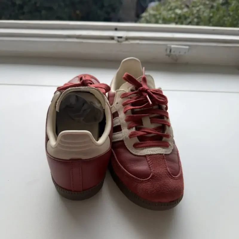 Zapatillas deportivas rojas Adidas clásicas - 2