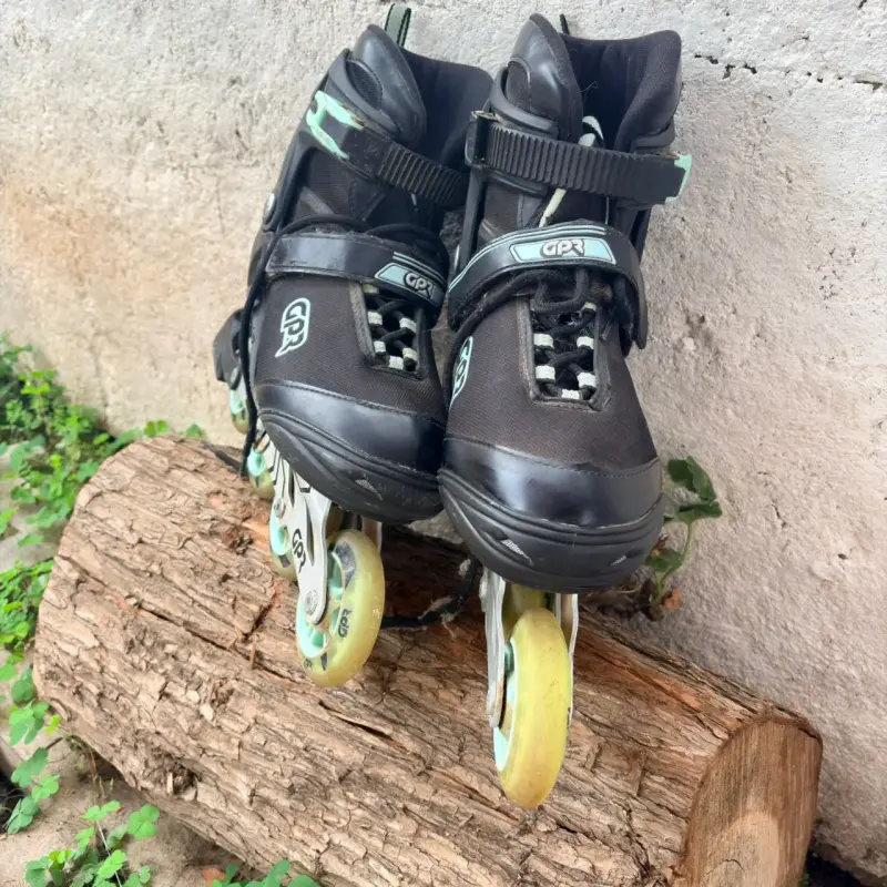 Patines en línea GPR negros con detalles verdes - 2