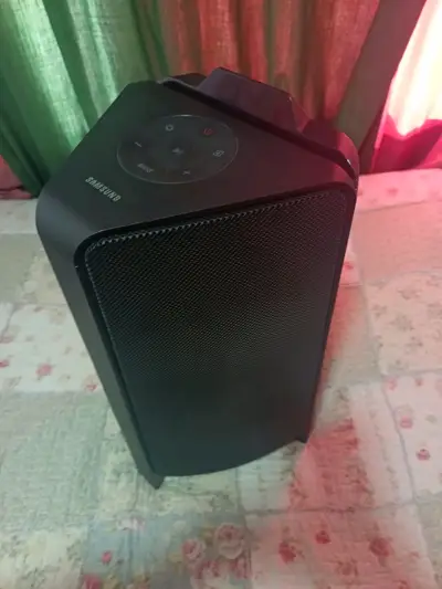 Parlante Samsung con sonido potente - miniatura 1