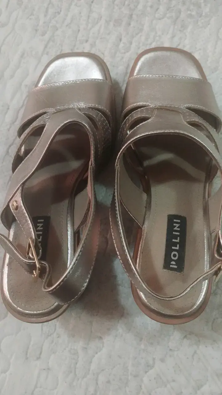 Sandalias de tacón doradas Pollini talla 38 - 2
