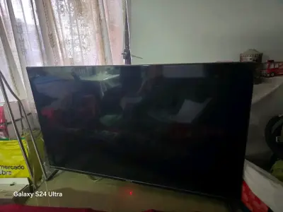 Televisor LED de 43 pulgadas Aiwa - miniatura 1