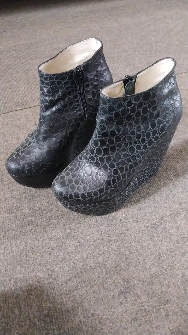 Botines de plataforma con diseño reptil - 1
