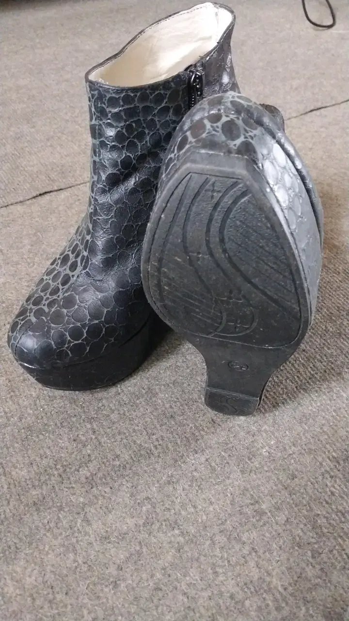 Botines de plataforma con diseño reptil - 2