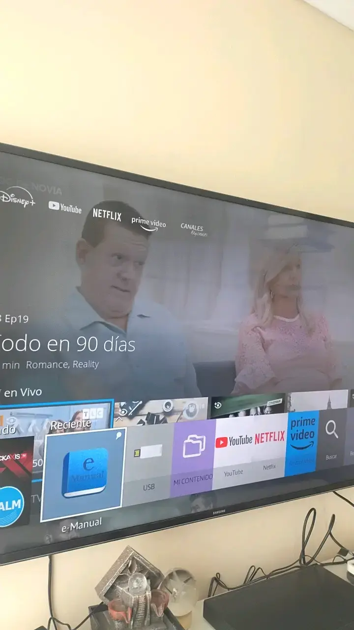Smart TV Samsung  55 "con aplicaciones integradas - 2