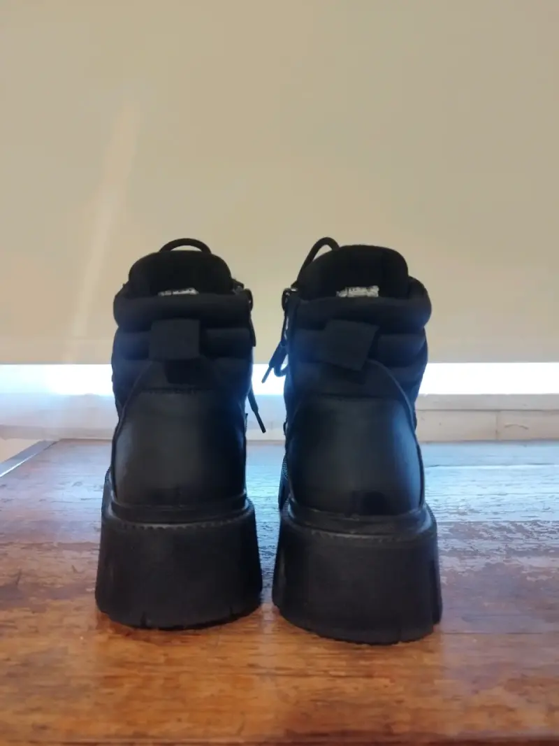 Talla 35 Botas de cuero negras con suela gruesa - 2