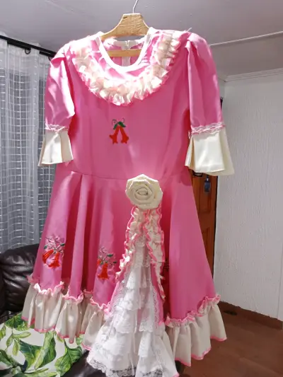 Vestido de Huasa Chilena Rosado con Encaje - miniatura 1