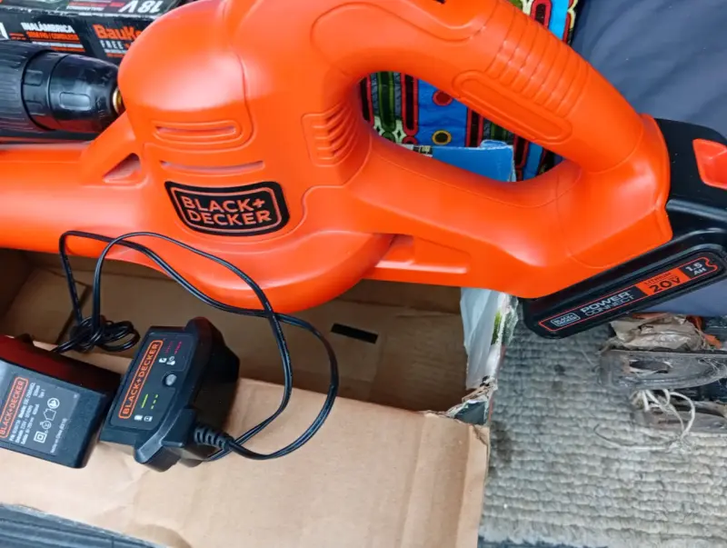 Soplador inalámbrico Black+Decker 20V - 1