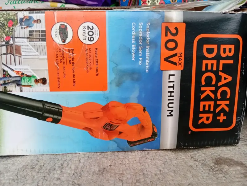 Soplador inalámbrico Black+Decker 20V - 2