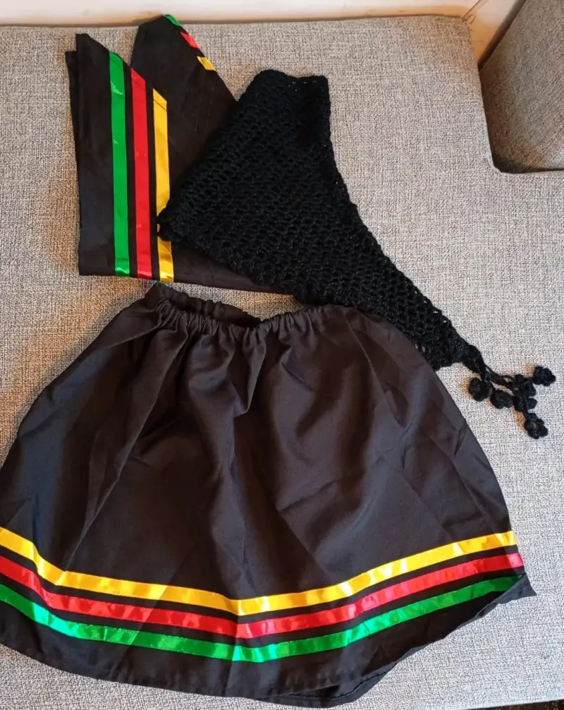 Traje de baile escolar