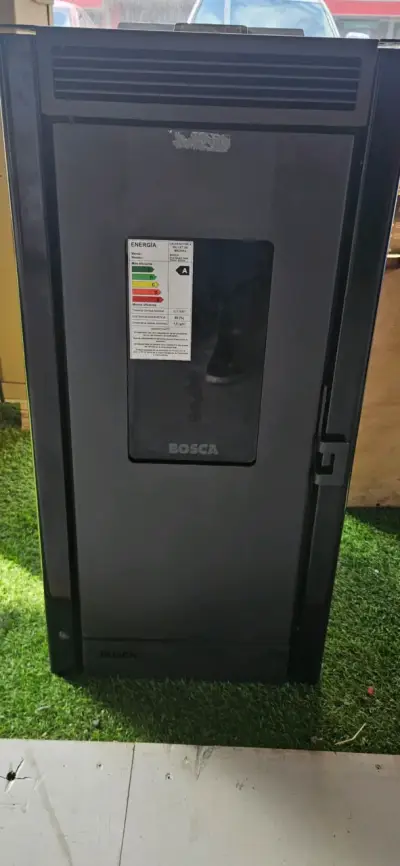 Estufa a pellet Bosca Black Vision negra - miniatura 2