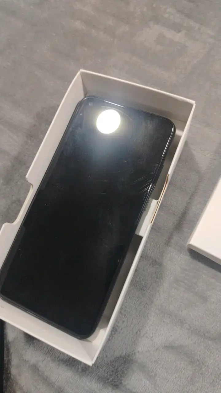 Huawei Y7P smartphone en buen estado - 2