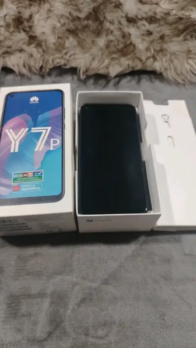 Huawei Y7P smartphone en buen estado - miniatura 3