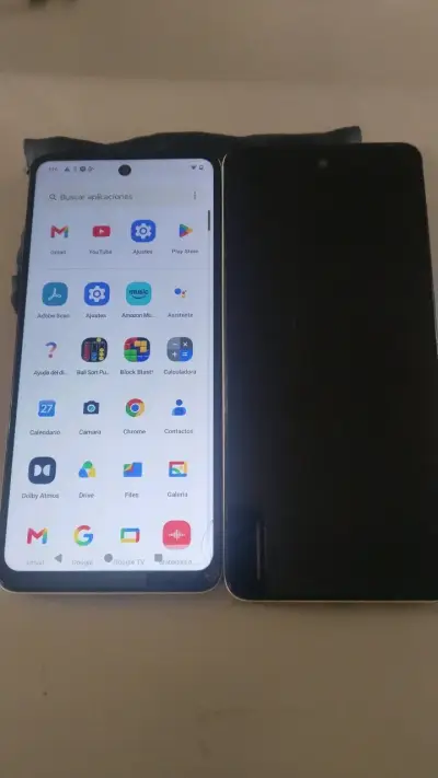 Smartphone Motorola con pantalla grande y cámara dual - miniatura 1