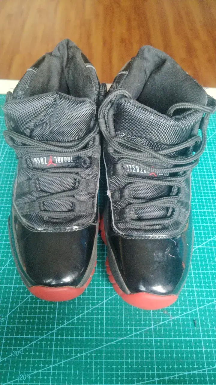 Zapatillas deportivas negras y rojas para hombre - 1