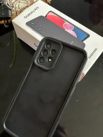 Samsung Galaxy A13 en buen estado con caja - miniatura 3