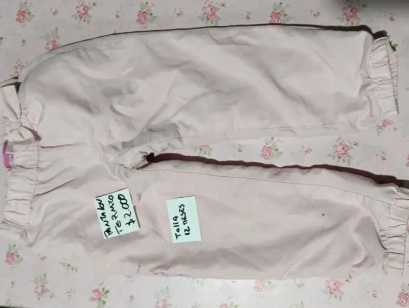 Pantalón de bebé rosado talla 12 meses