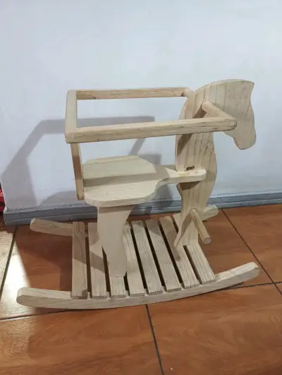 Caballito de madera para niños - miniatura 1