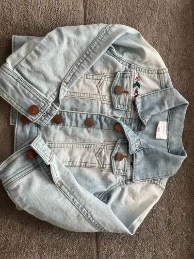 Chaquetas y chalecas - miniatura 1