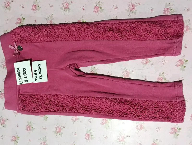 Pantalones rosados de encaje para bebé talla 12 meses