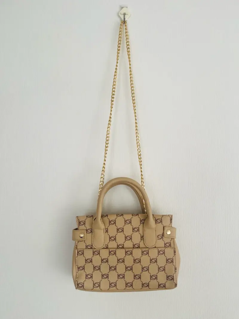 Bolso de mano beige marca BEBE - 3