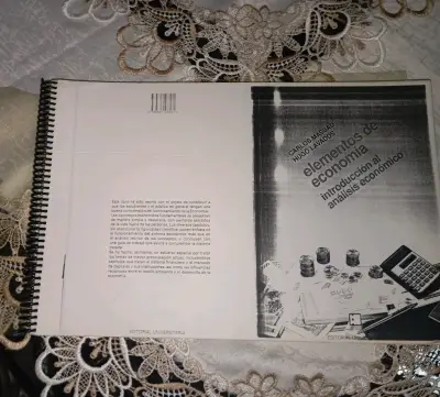 Libro Elementos de Economía de Carlos Massad, foto - miniatura 4