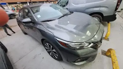 Auto Nissan Sentra 2020 Gris en Buen Estado - miniatura 4