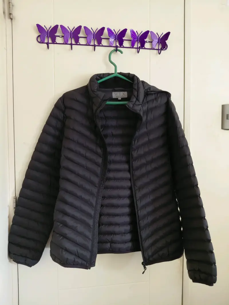 Chaqueta acolchada negra para mujer - 1
