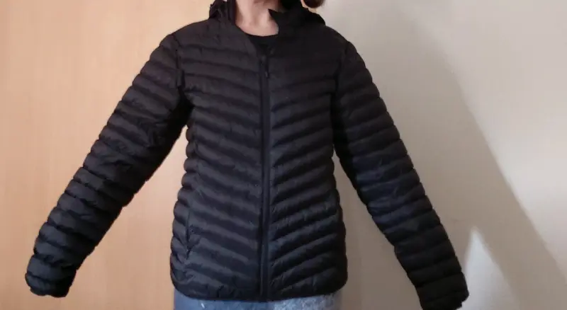 Chaqueta acolchada negra para mujer - 4