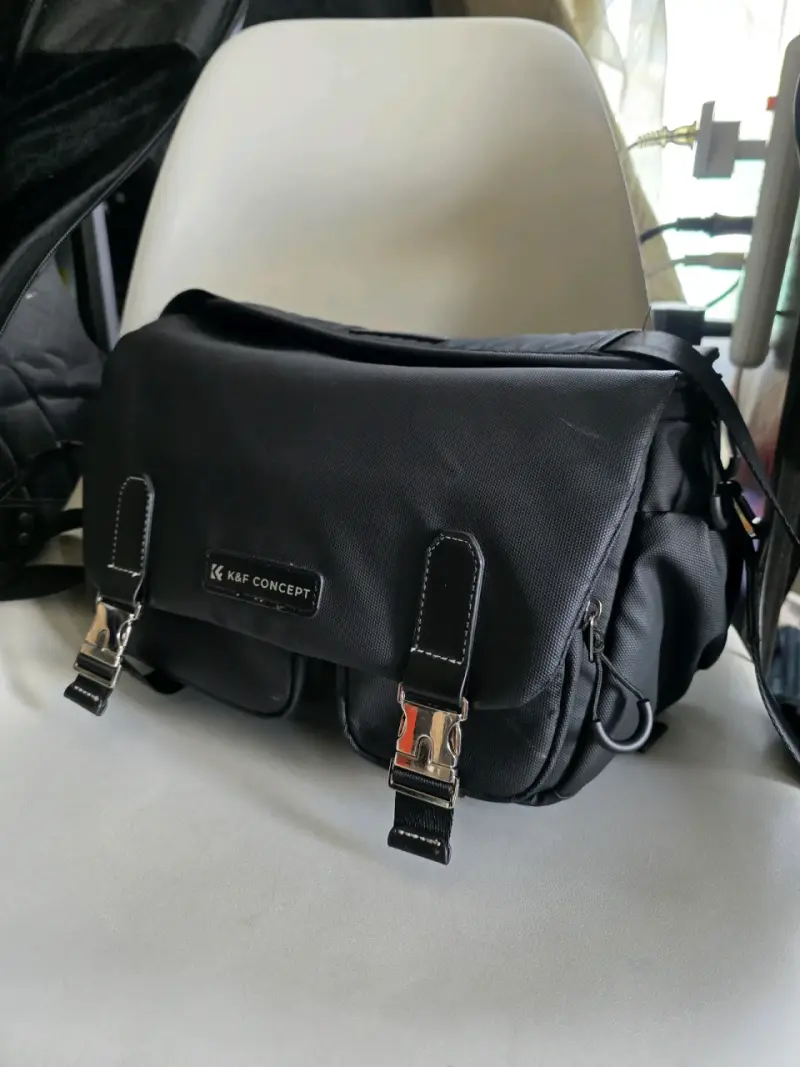 Bolso de cámara K&F Concept negro con compartimentos - 1