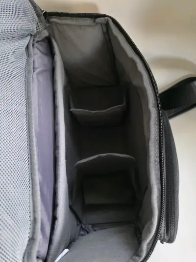 Bolso de cámara K&F Concept negro con compartimentos - miniatura 4