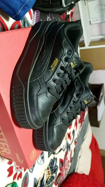Zapatillas negras Puma estilo casual - miniatura 1