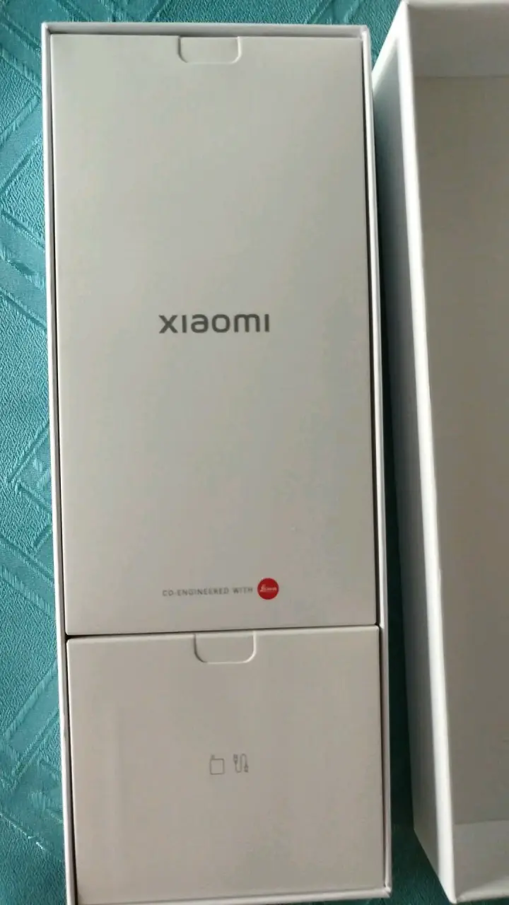Smartphone Xiaomi 17 Pro Max con HyperOS - 2