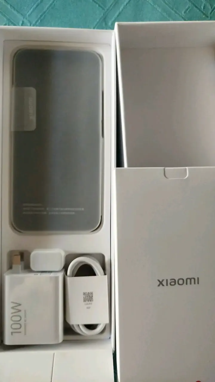 Smartphone Xiaomi 17 Pro Max con HyperOS - 3