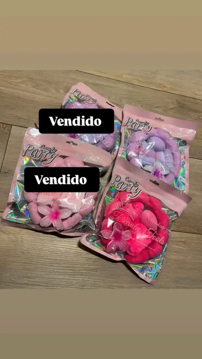 Vestido de punto azul con diseño moderno - miniatura 1