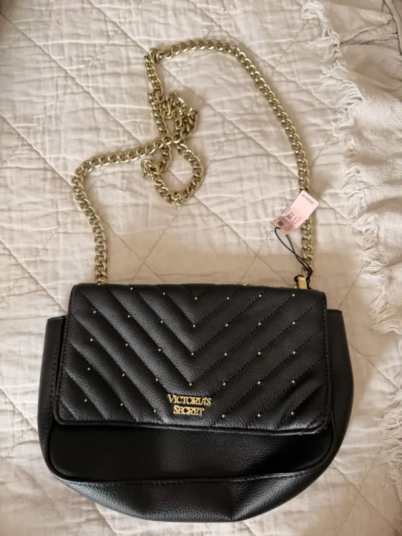 Cartera negra con cadena Victoria's Secret - 3