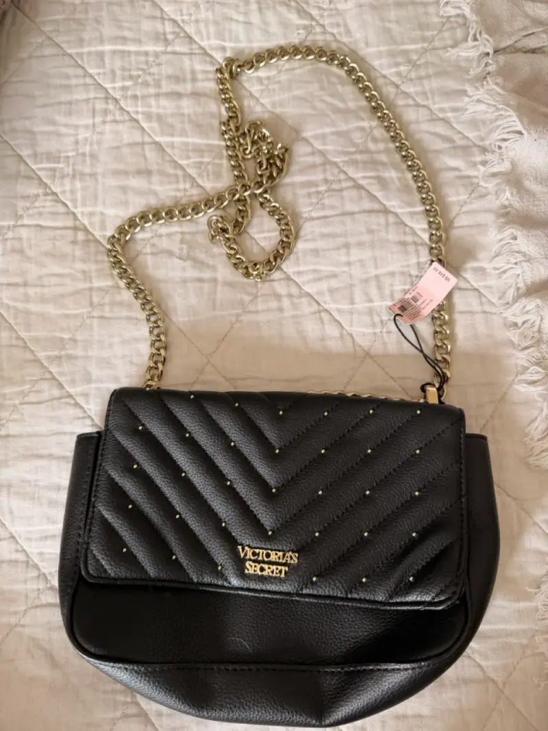 Cartera negra con cadena Victoria's Secret - 5
