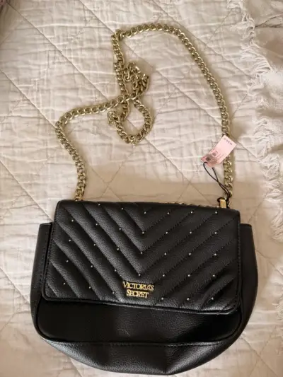 Cartera negra con cadena Victoria's Secret - miniatura 5
