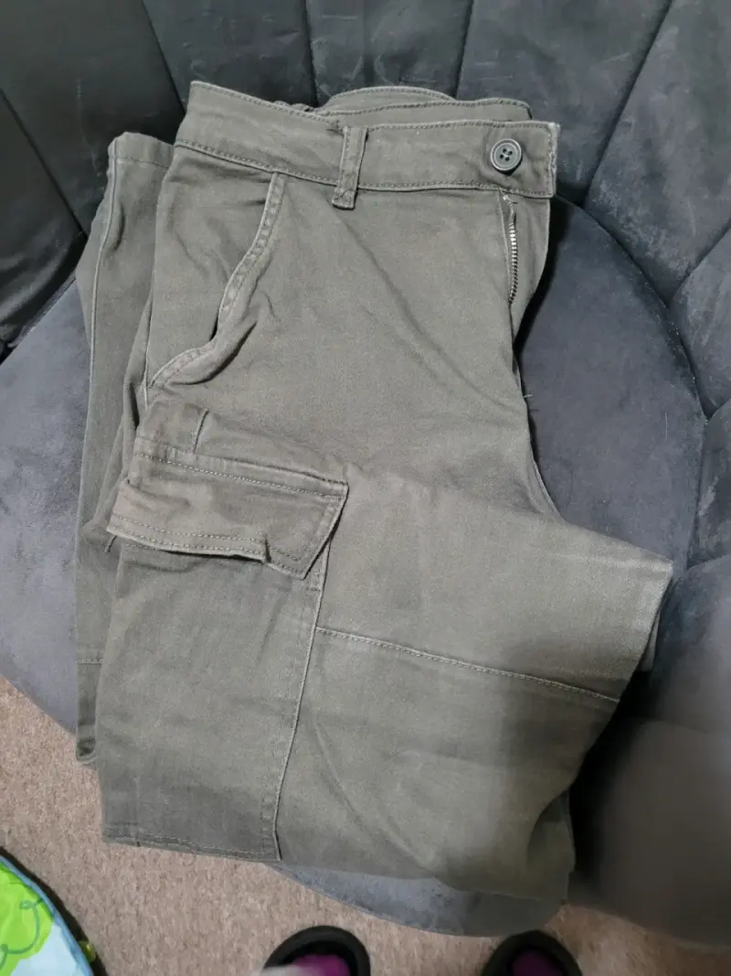 Pantalones cargo verde oliva para hombre