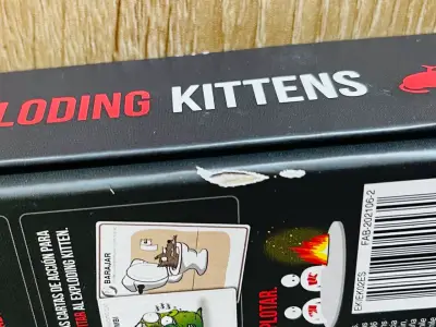 Juego de cartas Exploding Kittens Edición NSFW - miniatura 3